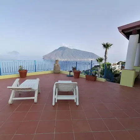 Panorama Apartment *